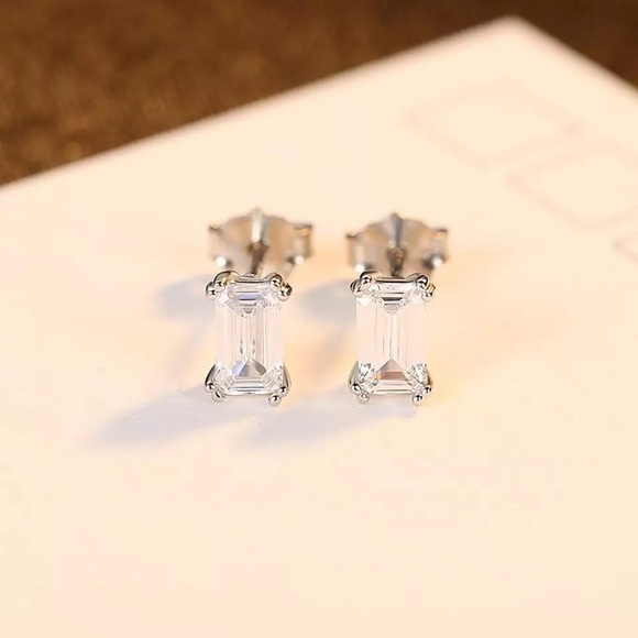 0.5Ct Emerald Cut Rectangular Simulated Diamond Pin Earrings Studs - Picture 11 of 17